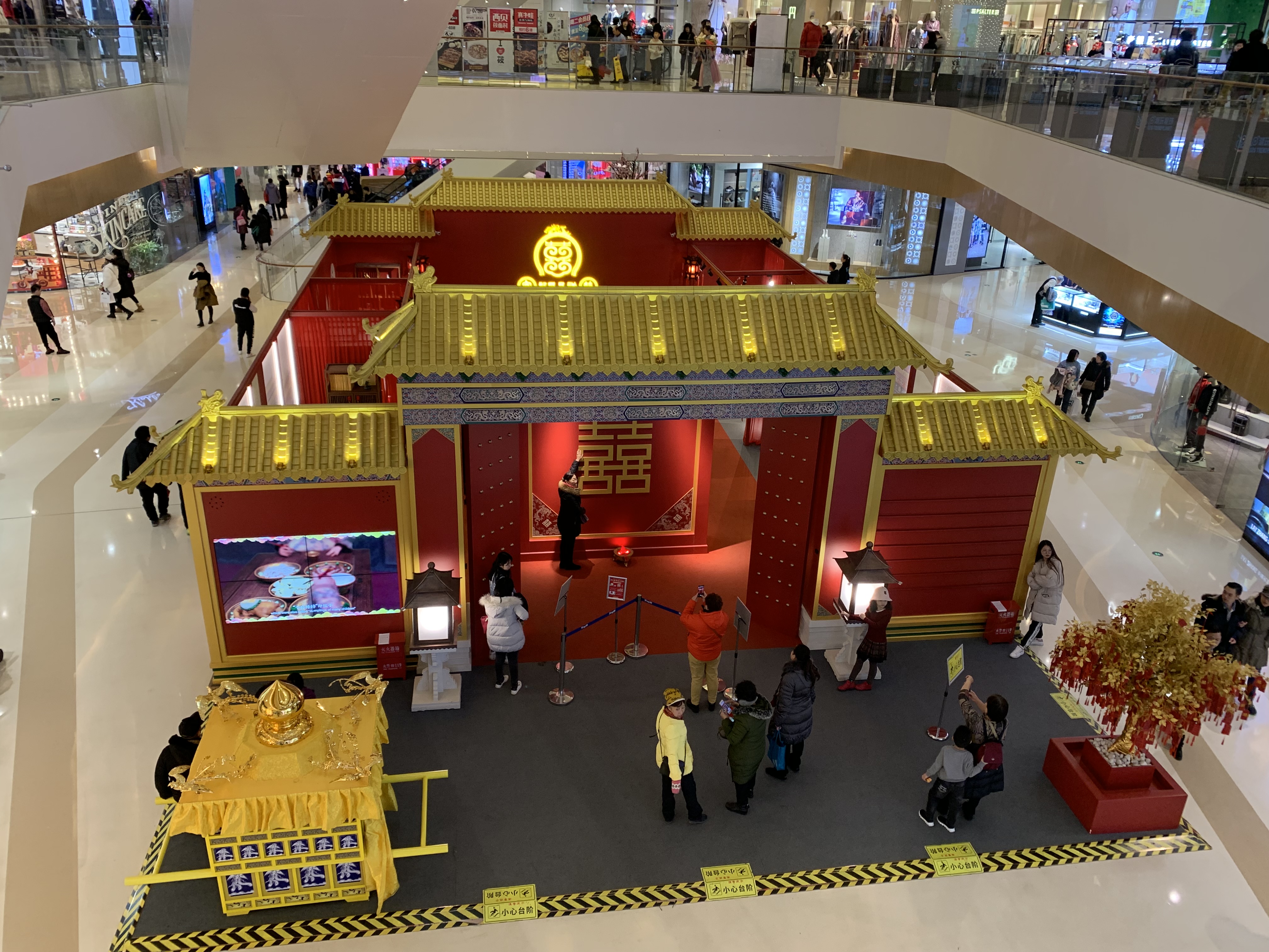 “宫囍龙凤呈祥”故宫古代婚礼主题展走进天津金街