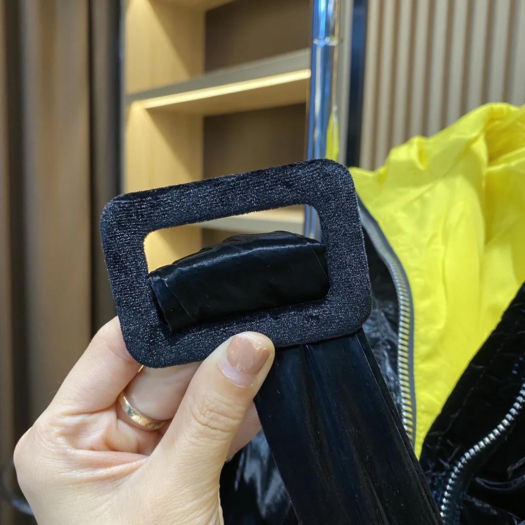 今日羽绒服新款推荐,七彩亮片羽绒服