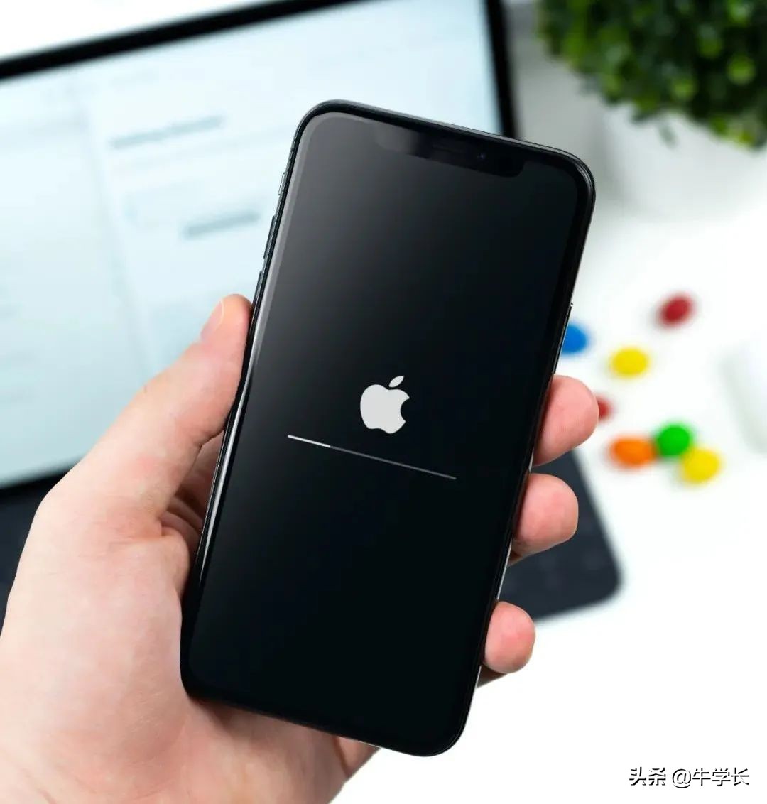 iphone更新卡住进度条,ios15.3更新时进度条不动了