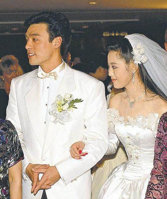 钟镇涛历任女友,钟镇涛故事