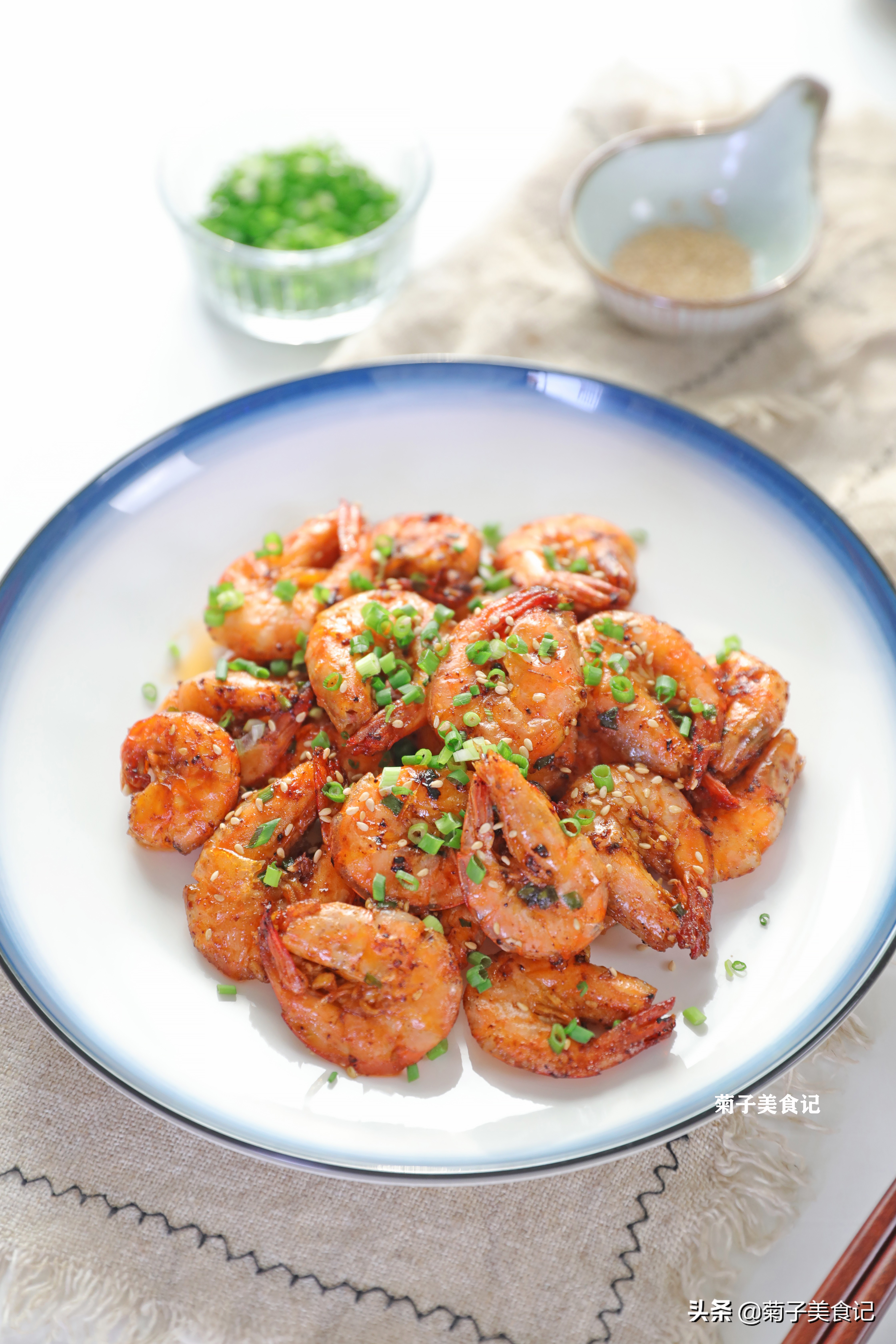 正宗油焖大虾家庭版做法简单美味,家庭版油焖大虾简单美味一看就会