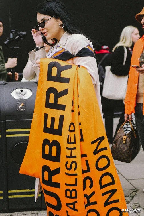 衣橱不能少了围巾保暖又时尚,保暖御寒柔软亲肤围巾