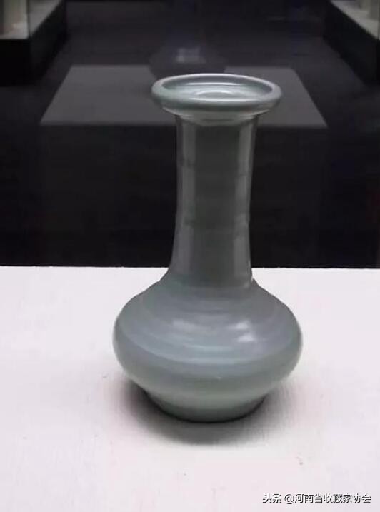 宋代龙泉窑瓷器胎釉鉴定全图片,宋代龙泉窑底足胎釉结合处的特征