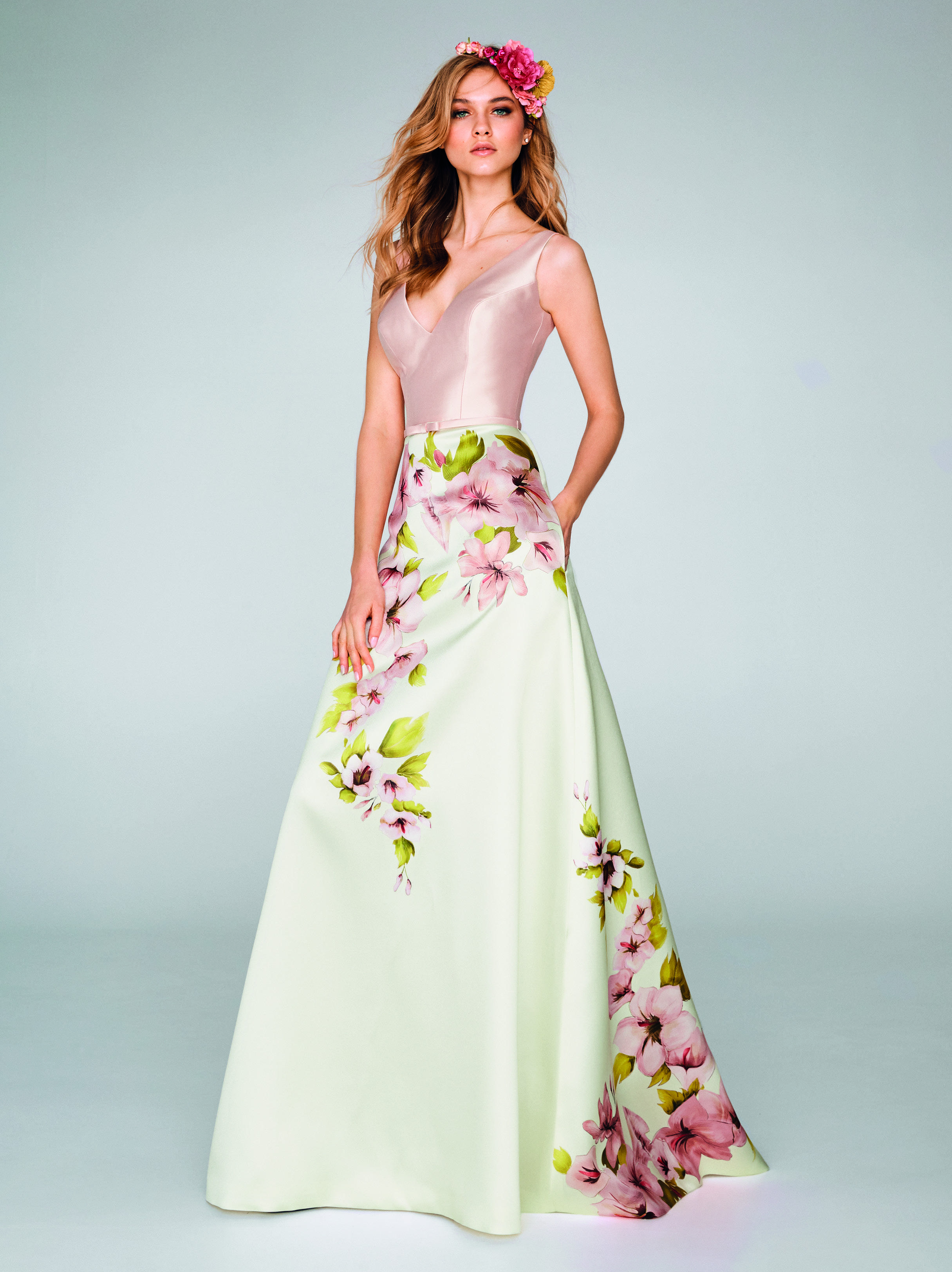 如何挑选合适自己的缎面婚纱,如何根据新娘身材挑选婚纱