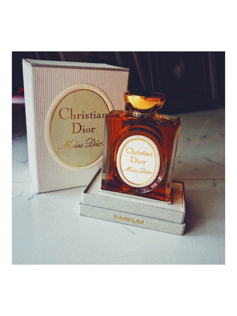 小杨哥推荐持久留香的香水女士,香水推荐小哥哥