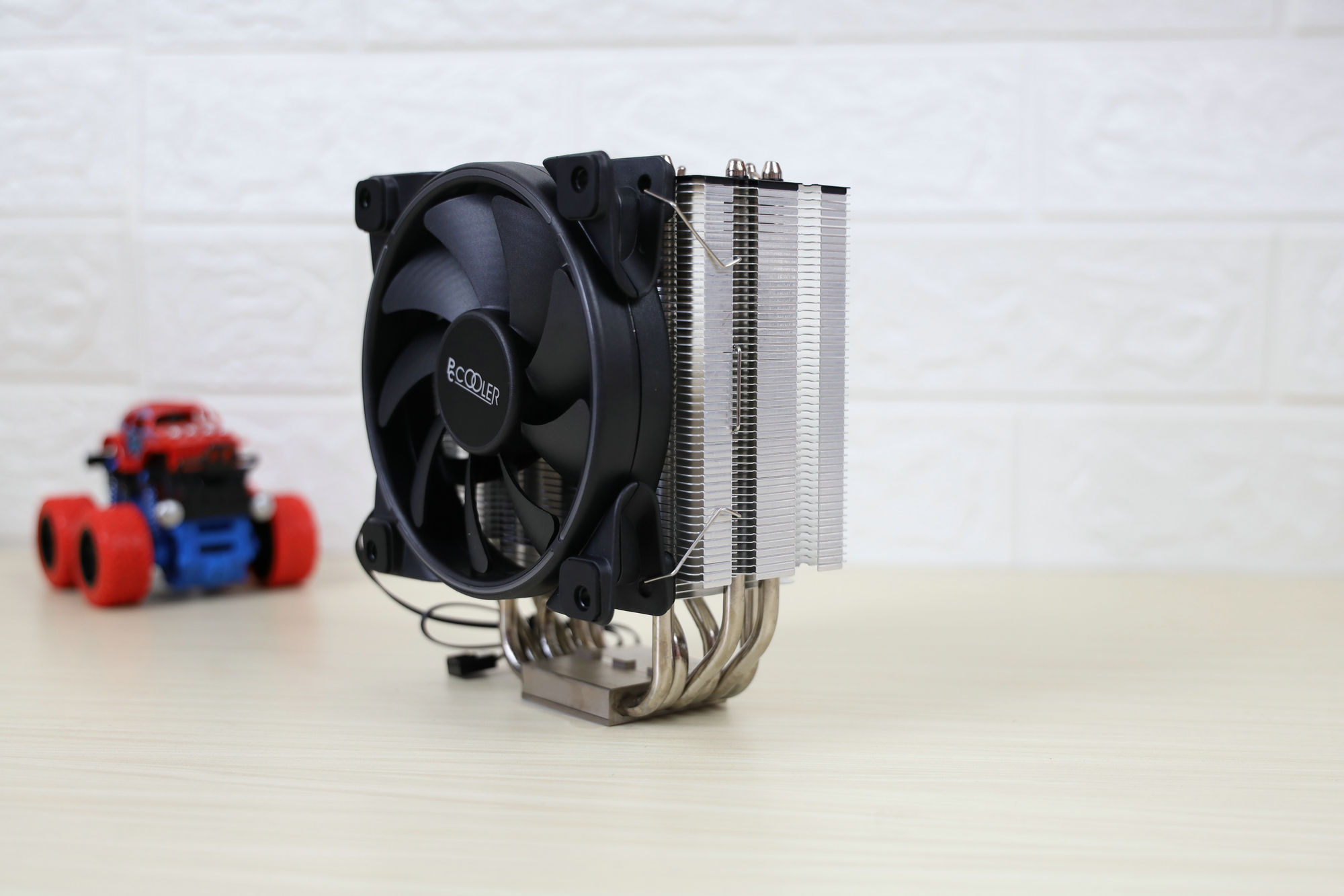 超频三东海风云gi-r66u怎么样,超频三东海r4000装机效果