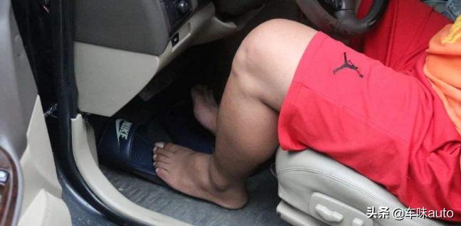 穿这种鞋子开车影响驾驶安全,穿鞋子开车会被处罚嘛