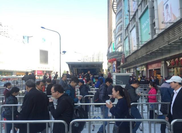 南宁朝阳广场客流量,南宁地铁朝阳客流高峰