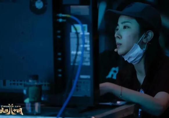 央视徐俐现状,王冰冰重返央视幕后