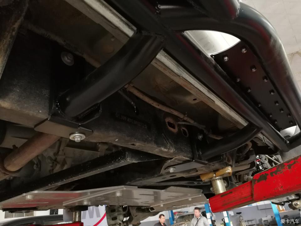 途达2021款2.5t柴油版越野视频,2021款途达四驱七座越野视频