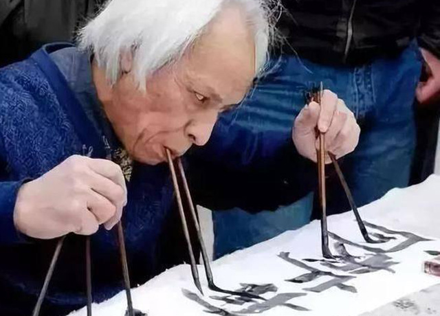 为什么老一辈书法名家都被颠覆,当代书法圈挨骂的人