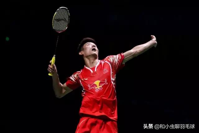 反手高远球握拍及教学,羽毛球高远球发力技巧