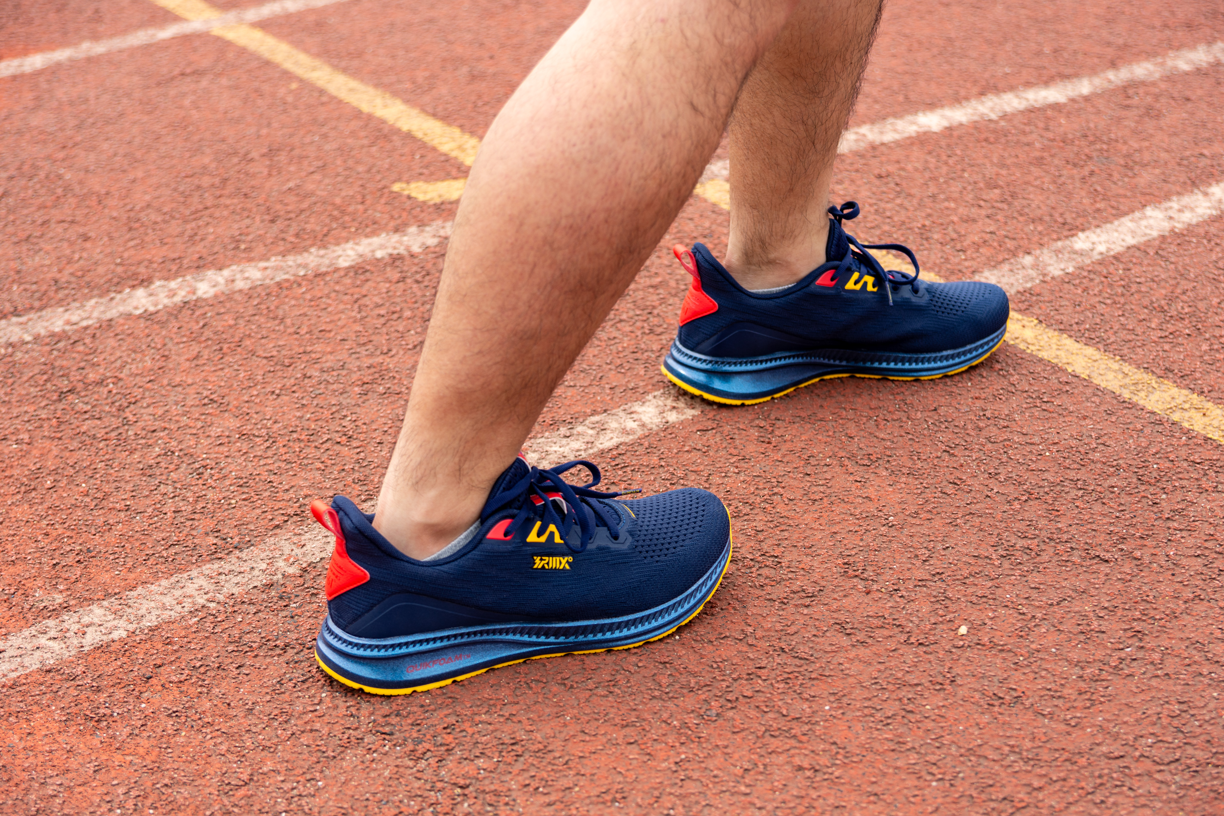 跑鞋硬弹脚感,跑鞋黑科技鞋名