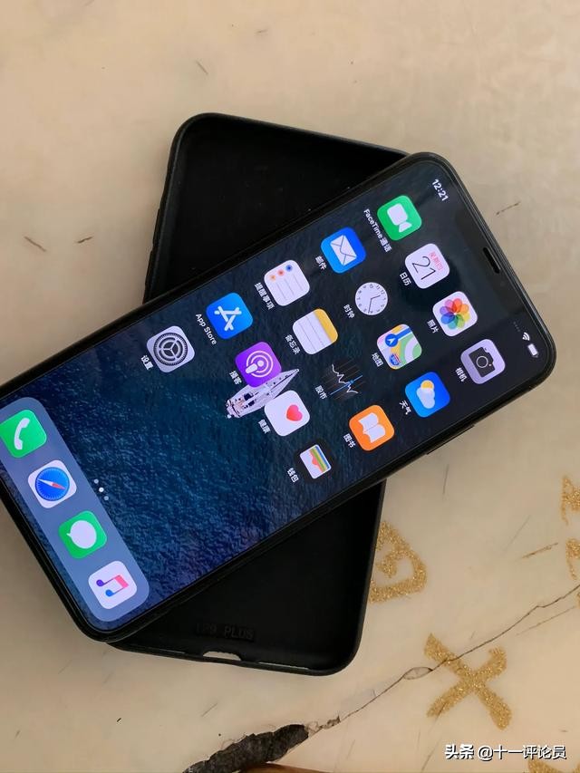 3000左右的苹果xsm卡贴机使用一月实际体验(包括信号问题)