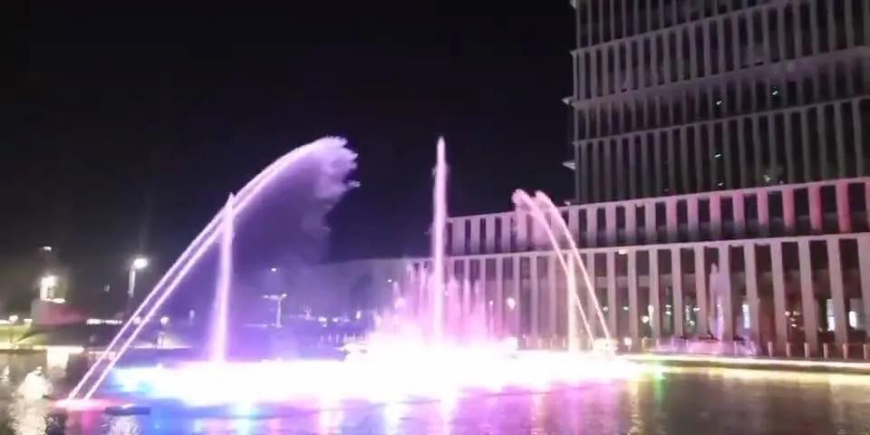 正在建设的大学新校区,一个非凡的学校