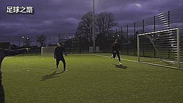 足球比赛中的防守原则有哪些,防守原则足球