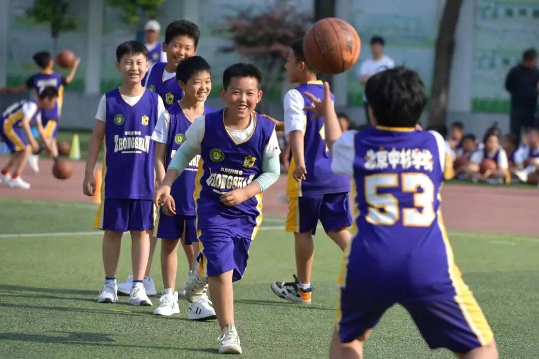 一百多人体育节开场,体育1000人活动