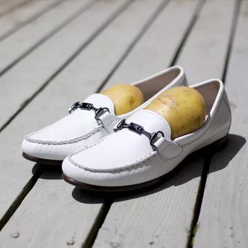 鞋子买小了怎么撑大小妙招,鞋子买大了有什么小妙招