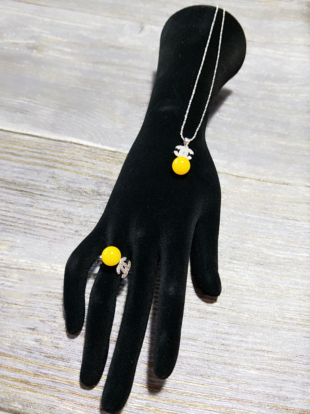 黄玉髓是什么玉,黄玉髓和黄玉有什么区别