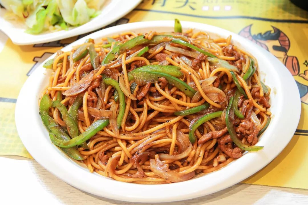 天津好吃的美食一条街晚上,天津中山路美食街