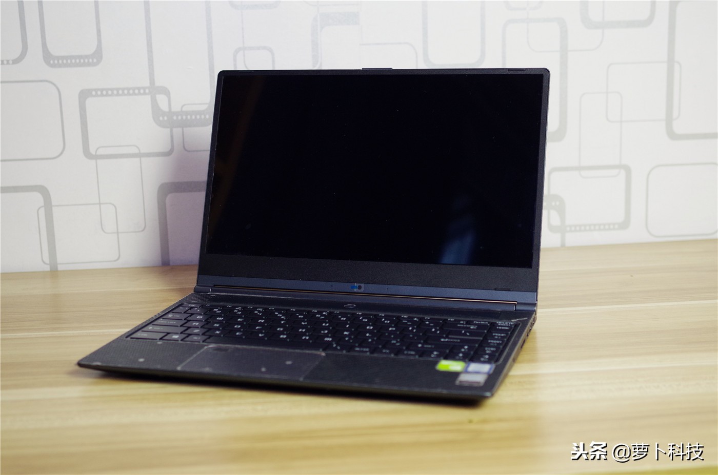 爆内存后系统没了,光威悍将2400内存条