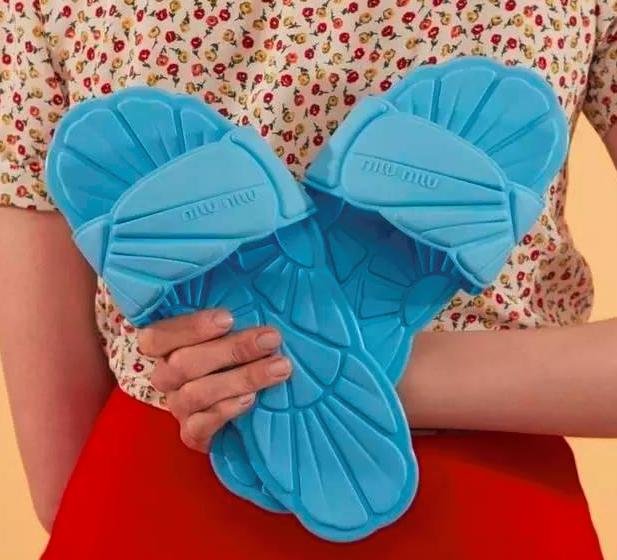 香奈儿拖鞋向太多少钱,香奈儿最贵的拖鞋