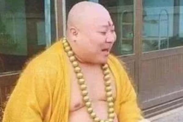 鐢峰瓙閰蜂技寮ュ嫆浣涜幏瀵屽﹩渚涘吇瀹朵腑,闀垮緱鍍忓讥鍕掍經璧扮孩琚瘜濠嗗甫鍥炲