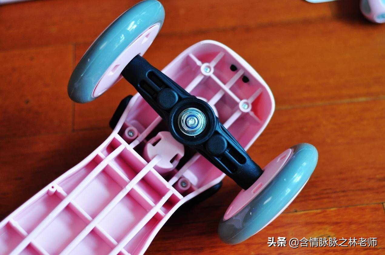 给宝贝买个滑板车,给小朋友买滑板车