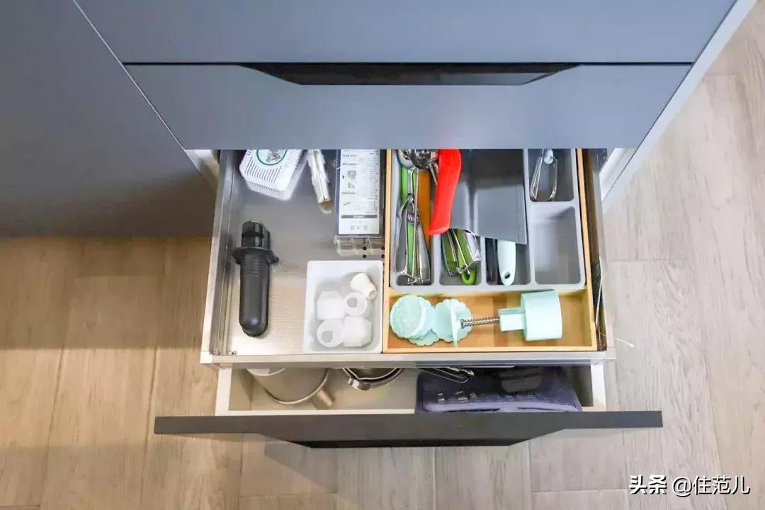 50㎡小户型，烘焙爱好、钢琴、书柜都放得下，住得比大户型还舒服