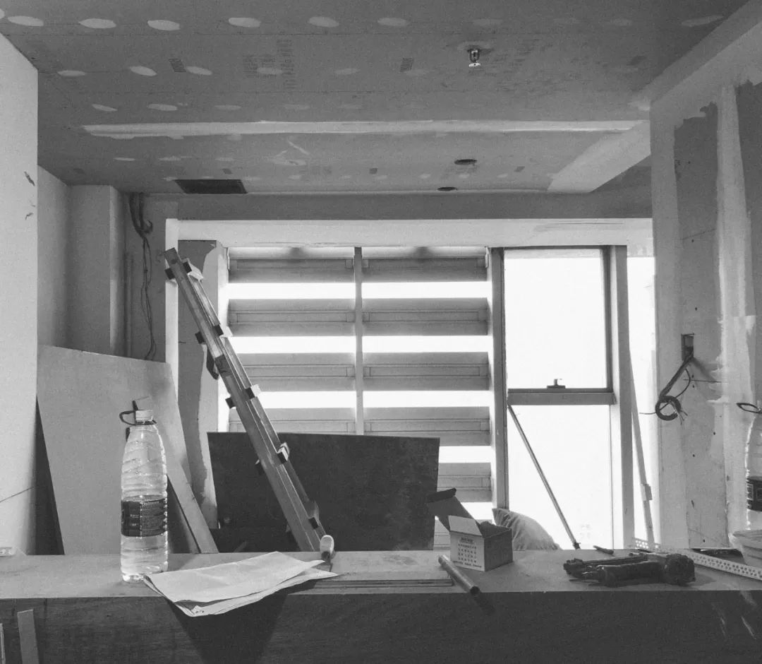 简约开放办公区设计,郑州办公空间设计风格