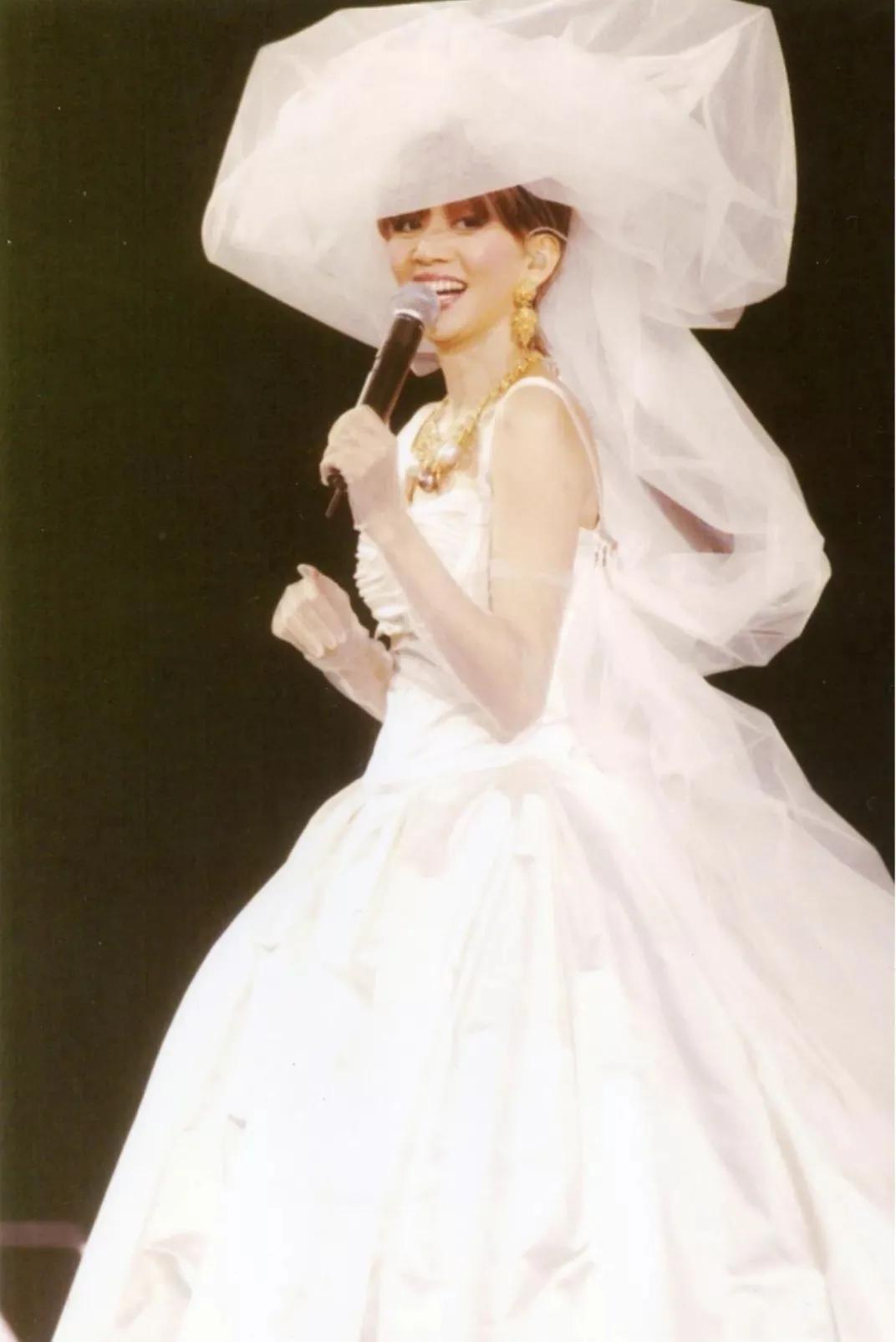 姊呰壋鑺抽樋鎷変集鏈嶈,35骞村墠鐨勬鑹宠姵鏈夊鏁㈢┛