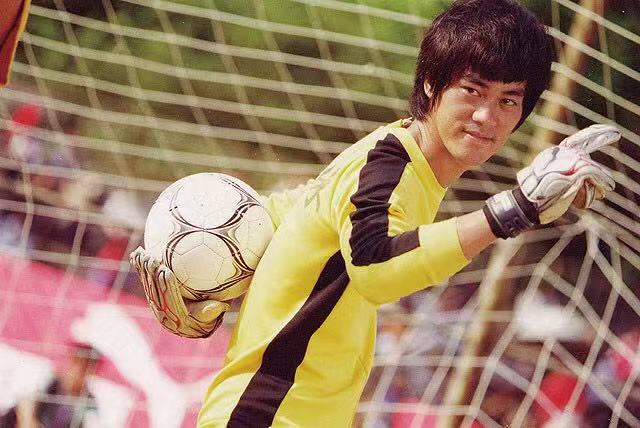 李小龙和他的父亲,19岁李小龙拍的电影