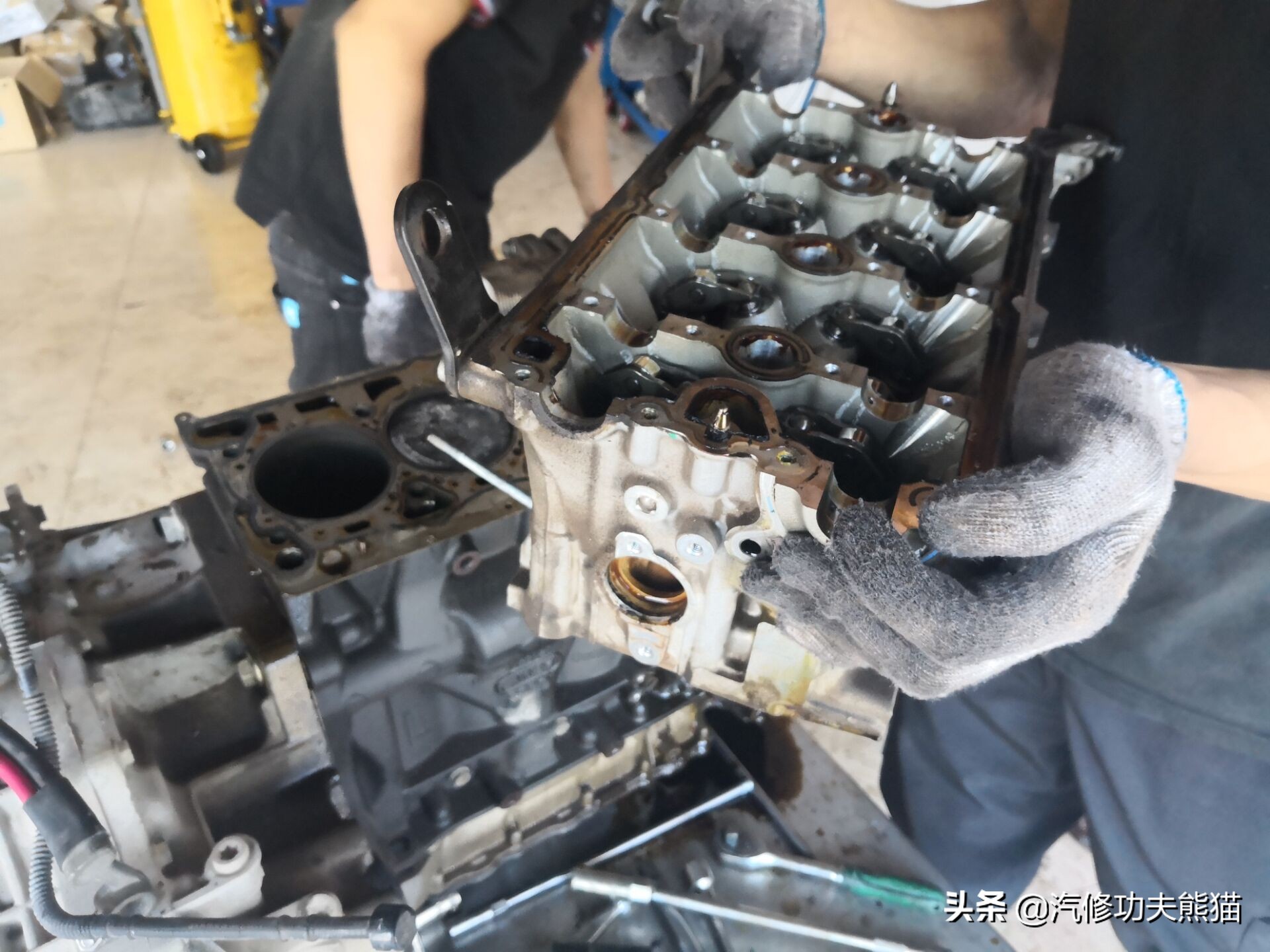 2017款途观丝绸之路1.8t烧机油吗,途观2015款1.8t四驱豪华版烧机油