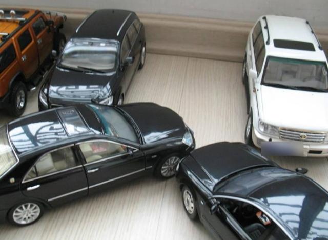 在路边临时停车位停车怎样操作,路边停车没有停车位怎么办