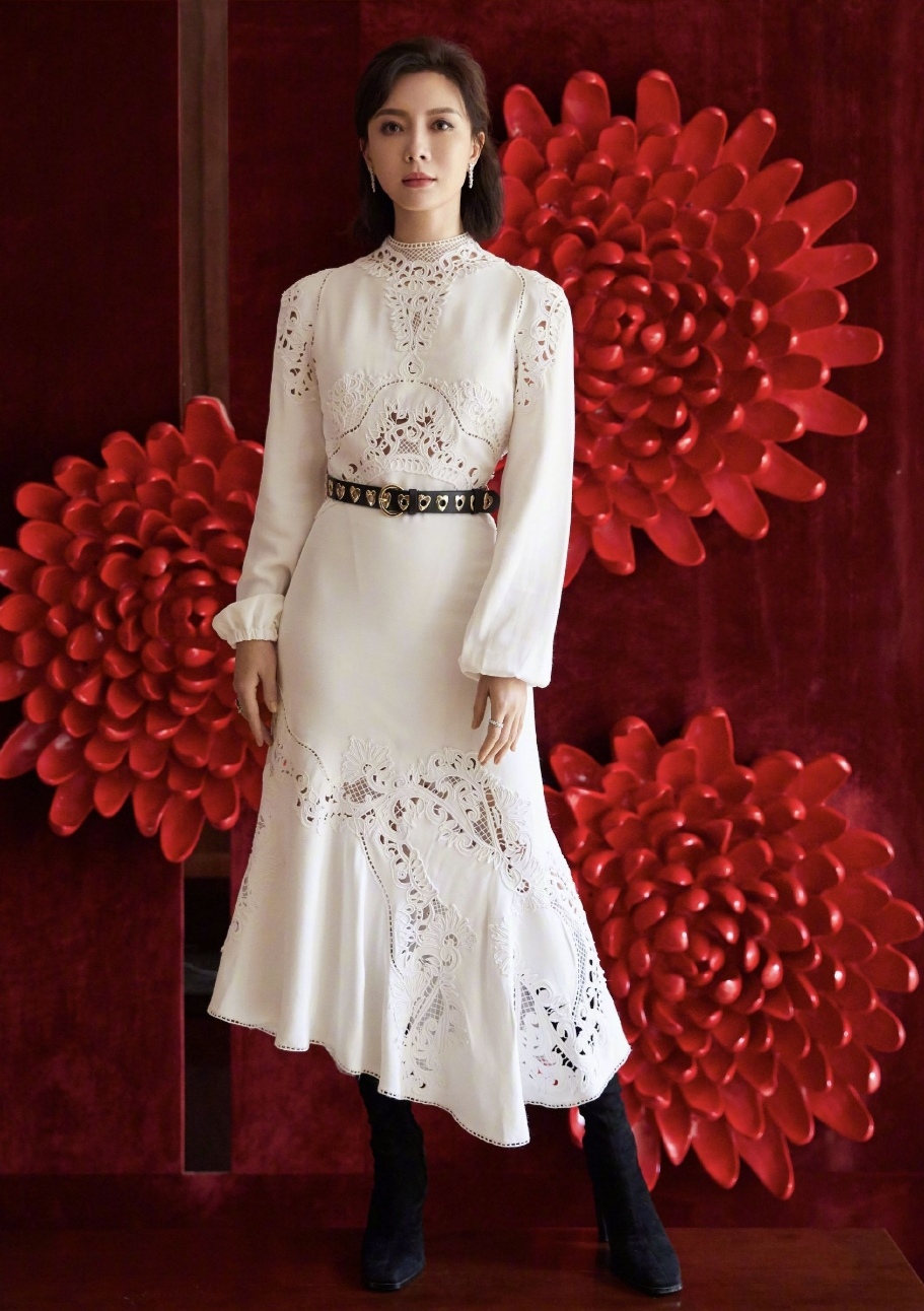 现在不流行露腿了抢着穿保命搭配,今年秋冬不露脚踝才是真时髦