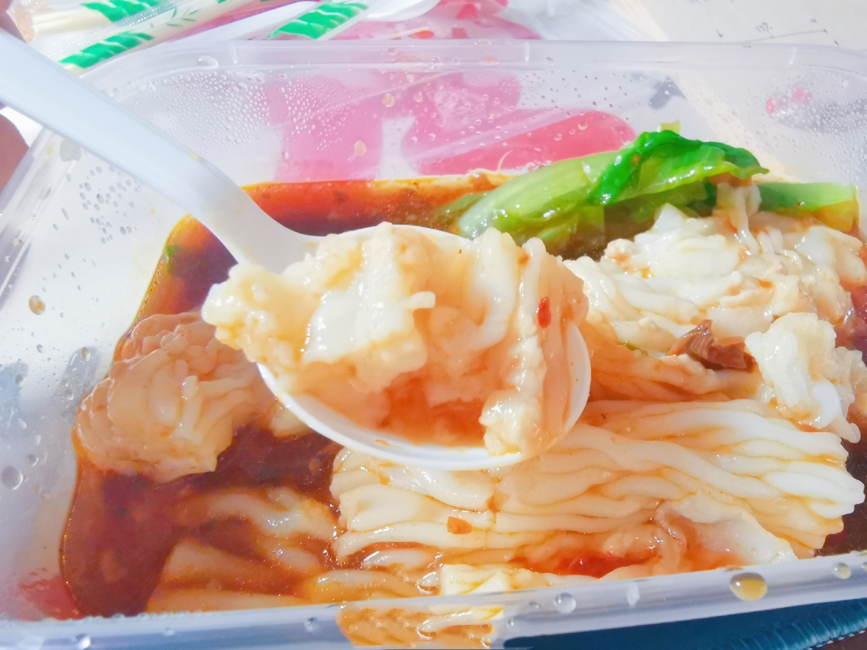 早餐摆摊卖肠粉真实收入,90后小伙离职摆摊卖肠粉