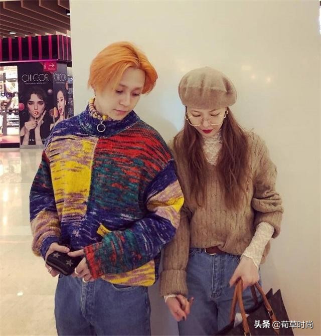 金泫雅和男友的*服私**终于正常一回!毛衣和蕾丝的碰撞,美出艺术感