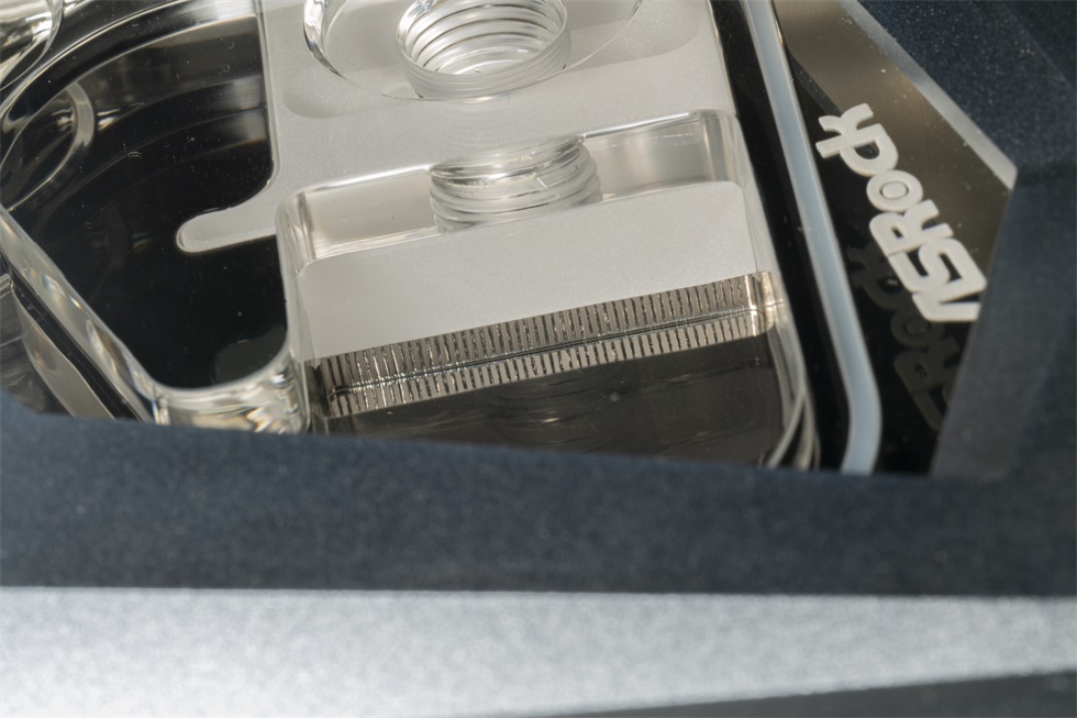 鍗庢搸z490aqua姘村喎瑁呮満,娣卞害瑙f瀽鍗庢搸z490