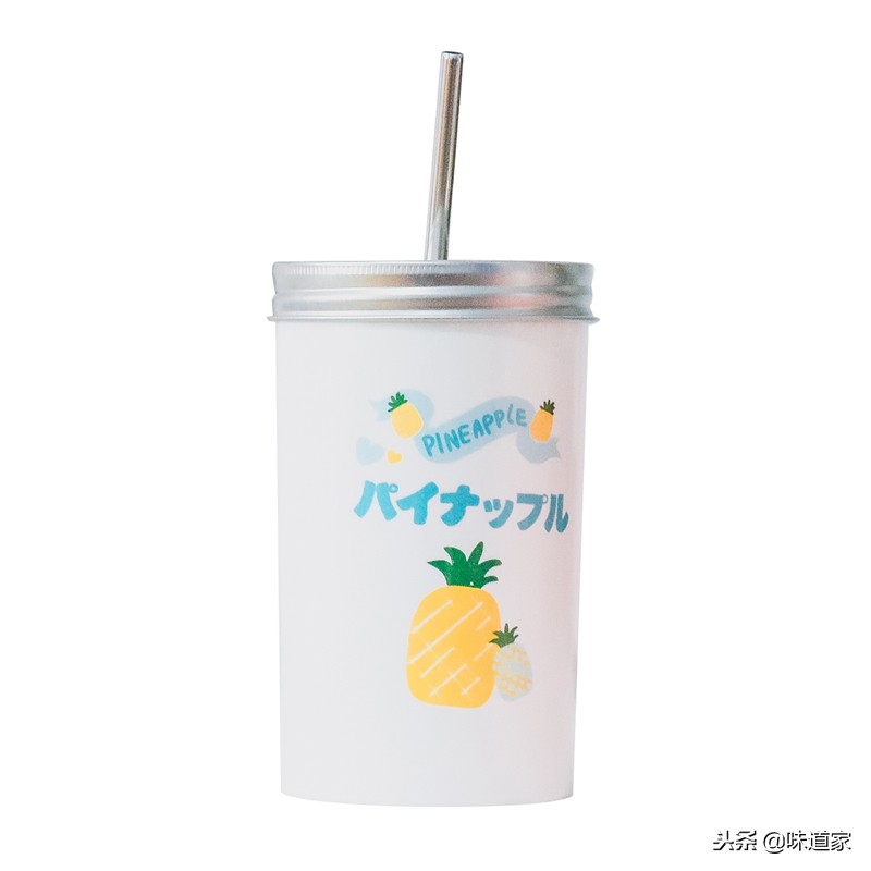 有了吸管勺子方便多了,有了吸管喜欢喝水