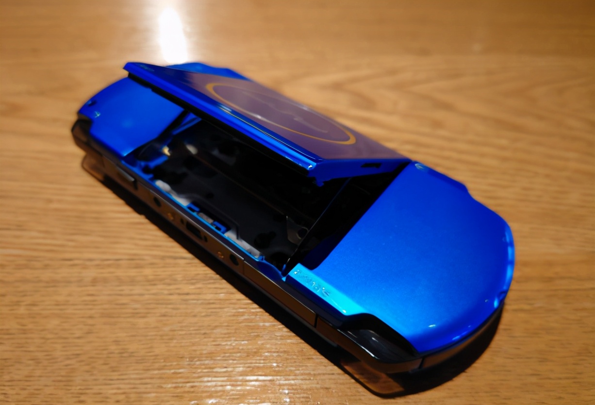 梦回17年前,索尼掌机psp可以玩哪款游戏