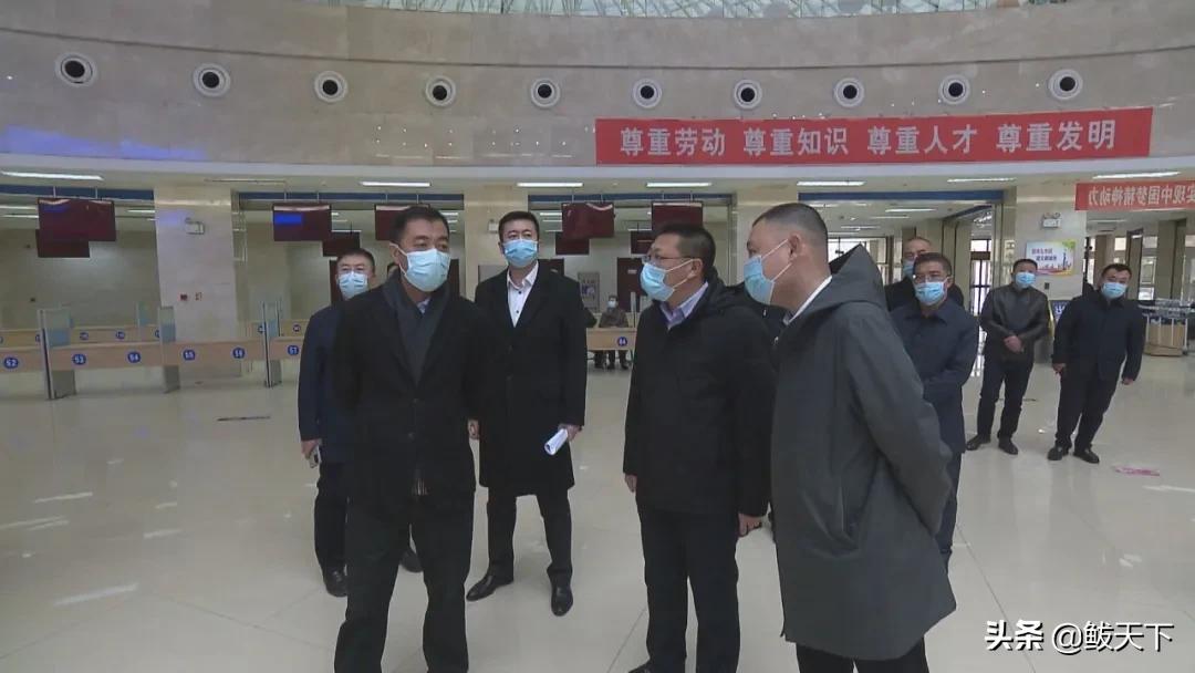 县领导检查指导政务服务中心工作,视察县政务服务中心建设与运行