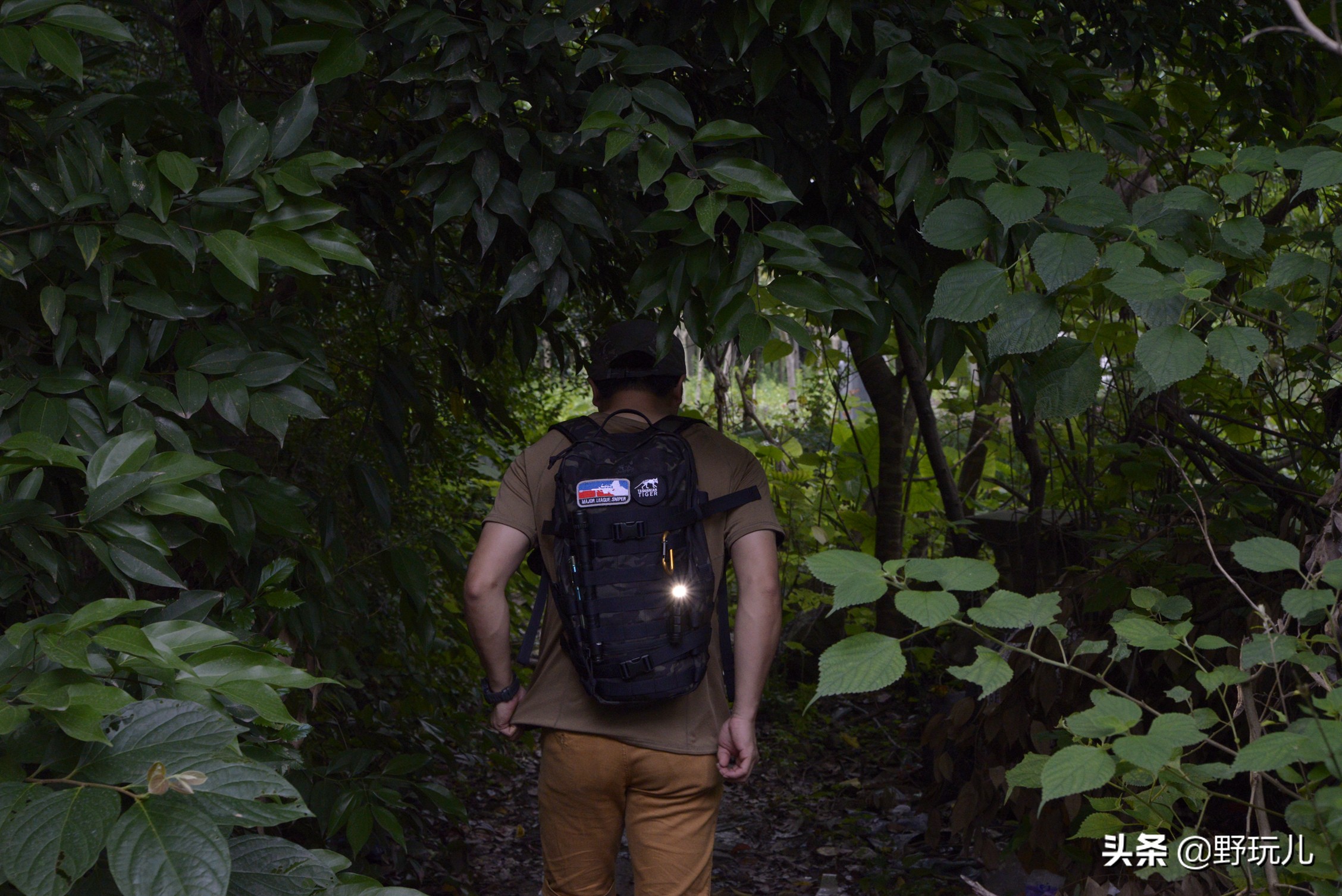 军事风格双肩包推荐,黑色军用双肩包