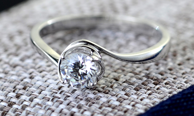 dr钻戒方形钻戒价格1.5克拉,一枚普通的一克拉钻戒需要多少钱