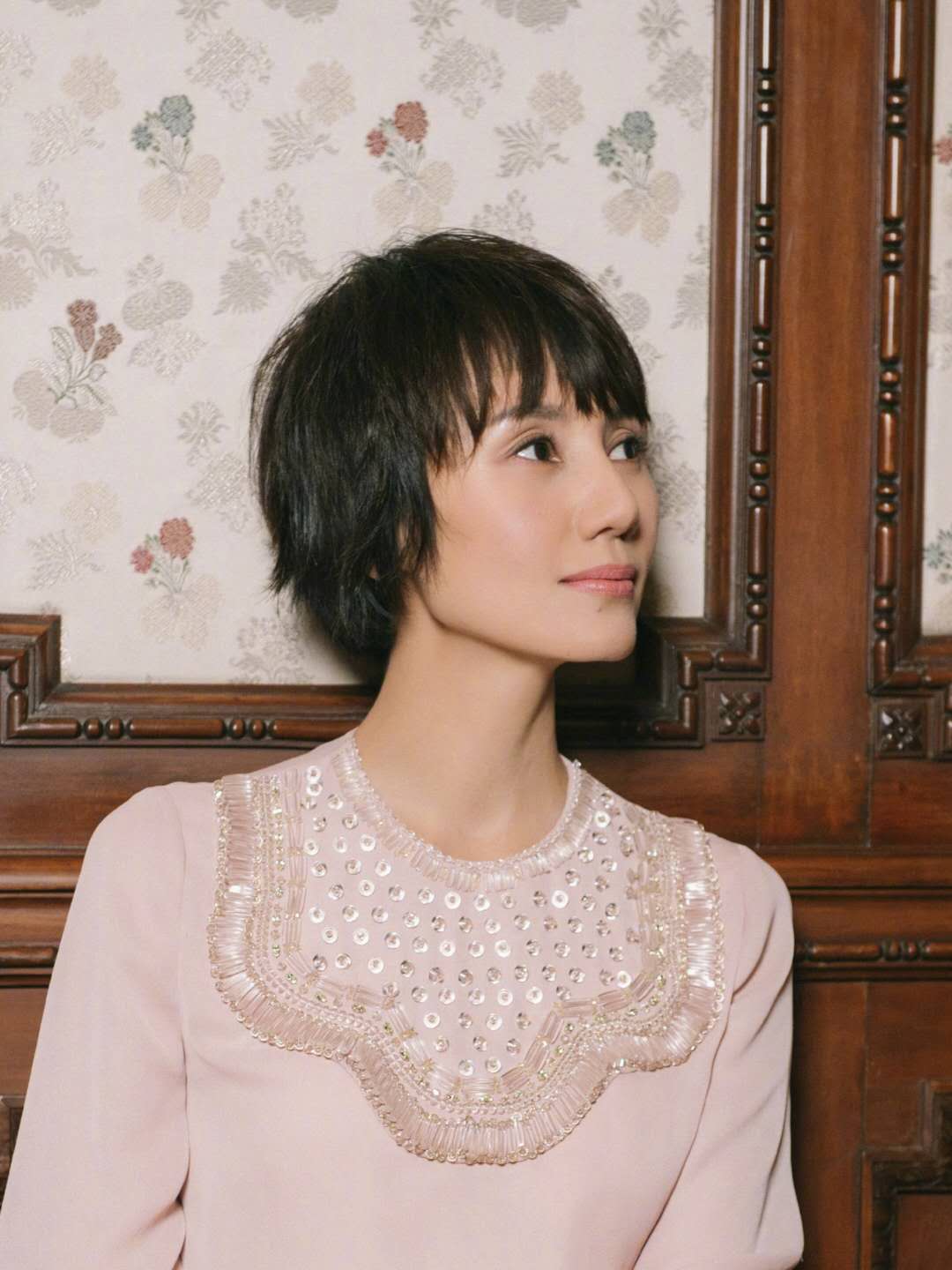 修饰脸型好看又显气质,修饰脸型显脸长发型