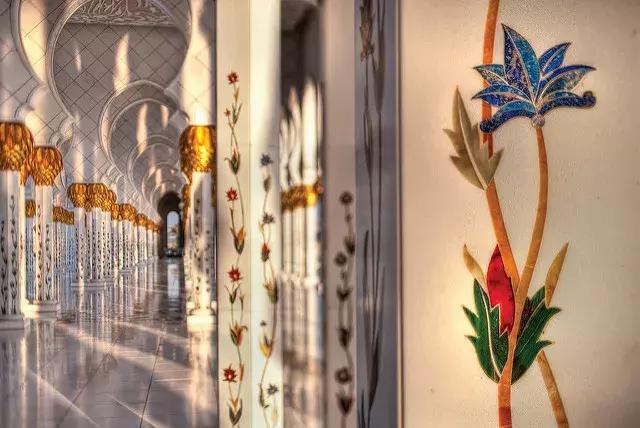 全球唯一8星酒店,黄金盖的清真寺,阿布扎比竟如此低调