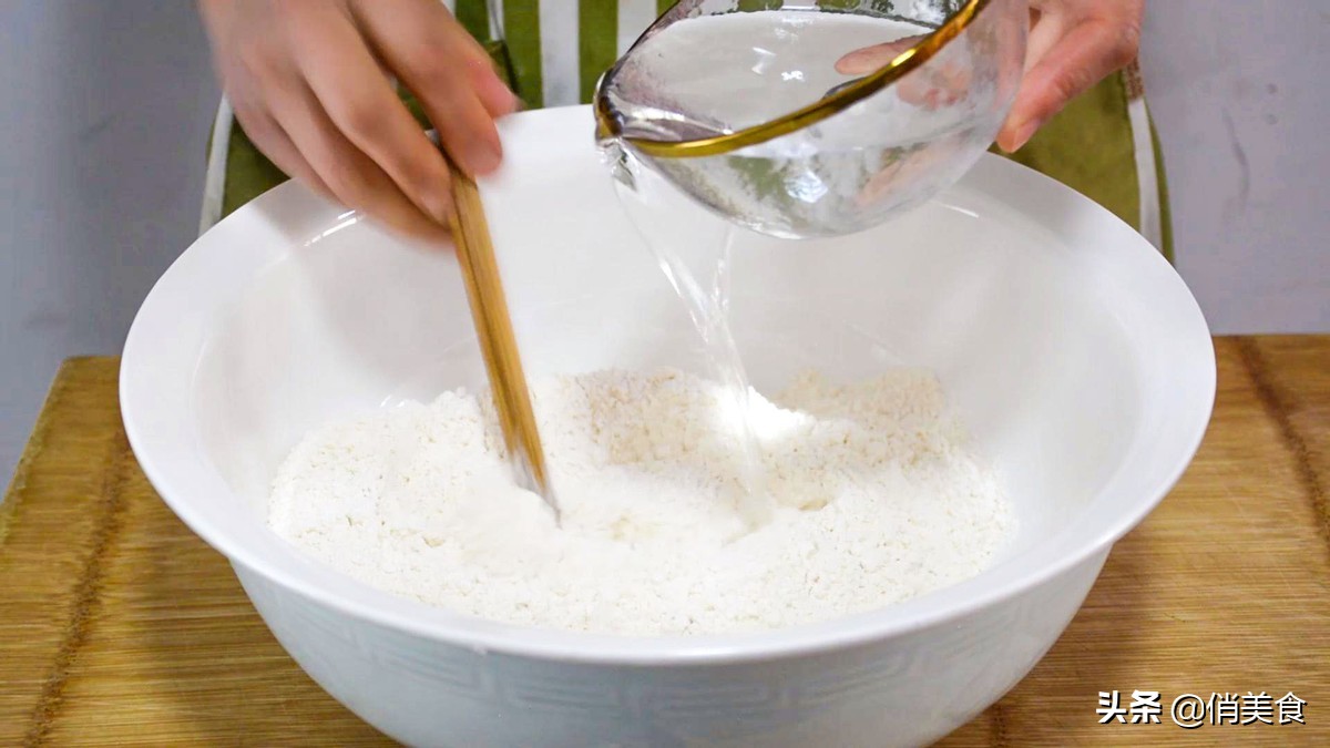 洗面凉皮怎么做劲道又柔软,最新正宗凉皮的做法和配方视频