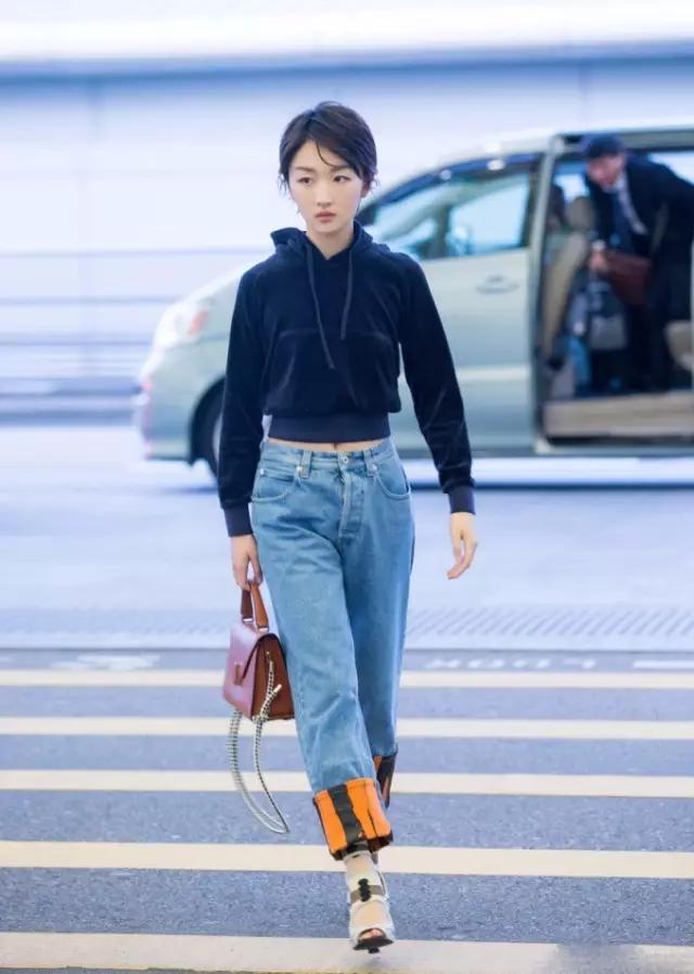 周冬雨过去的小粗腿,小粗腿逆袭