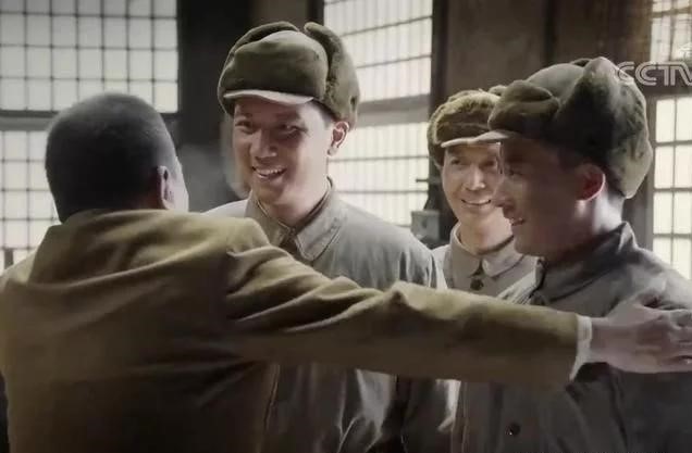 敌人到边境朝我开枪，开国少将邓岳大怒，下令：用刀捅，不留活口