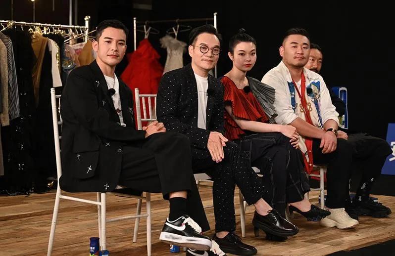 1987年少东家当总裁，温州老板钱金波的红蜻蜓一飞就是25年