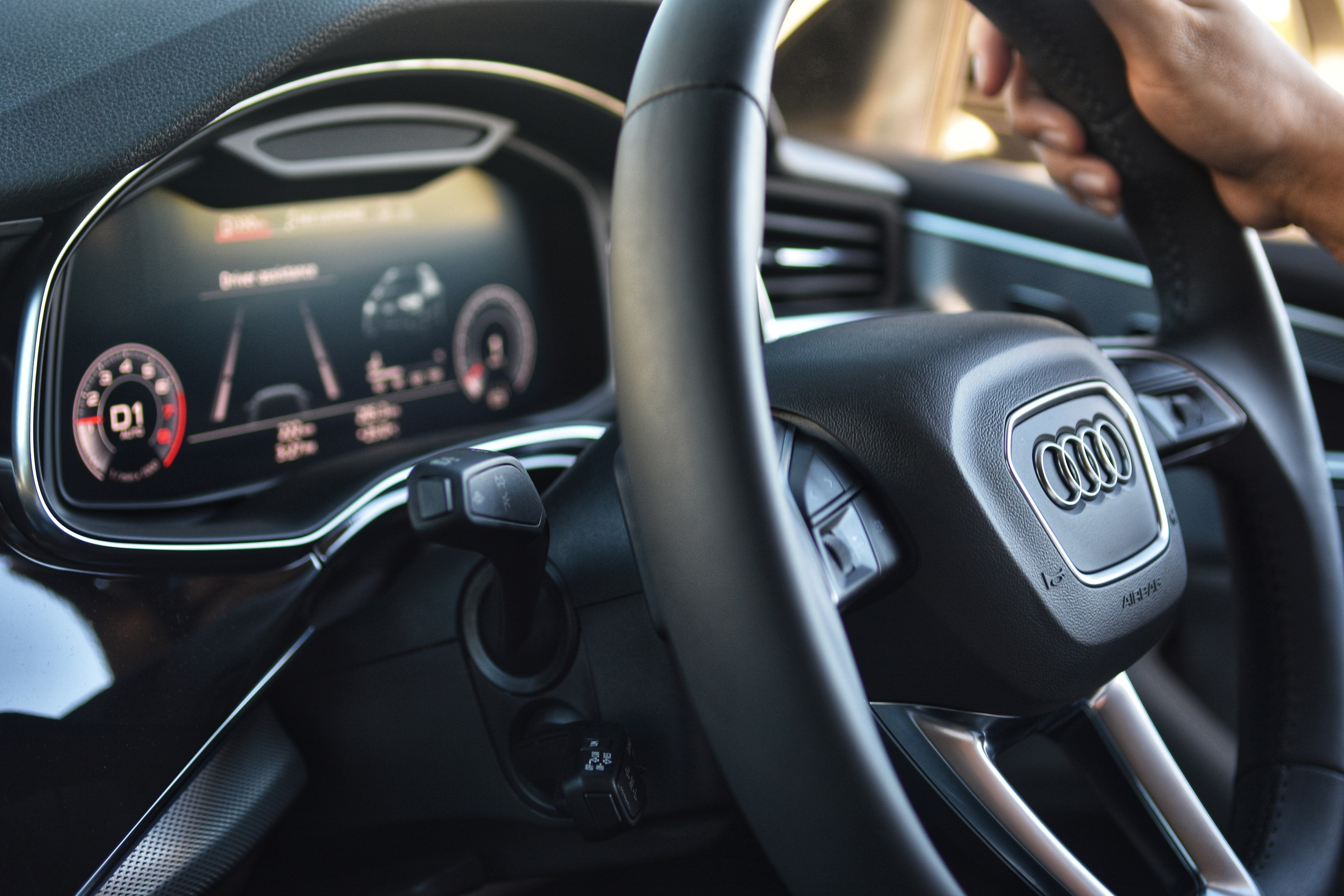 奥迪q8名场面,奥迪q855tfsi价格多少钱